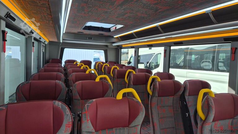 Minibus MERCEDES-BENZ 30 Sitzer Schul- Transferbus 519 Vorlauffahrzeug