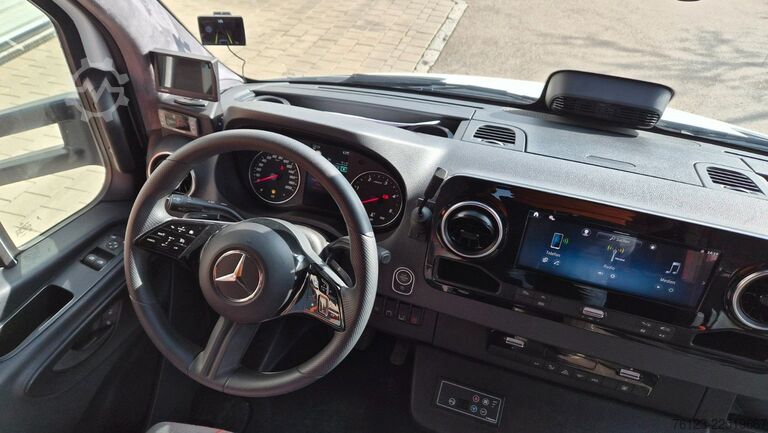 Minibus MERCEDES-BENZ 30 Sitzer Schul- Transferbus 519 Vorlauffahrzeug