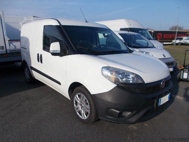 Fourgon tôlé Fiat DOBLO
