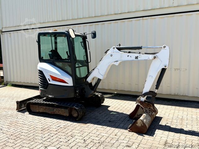 Mini-pelle BOBCAT E26 / 2021 BJ / 2 x Löffel / 2.187