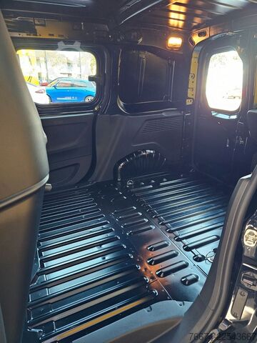 Fourgon tôlé OPEL Combo E Cargo - e Basis 11-KW Charger Glas