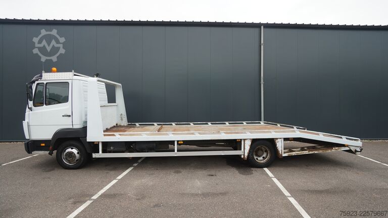 Furgon transportues makinash Mercedes-Benz 814 machine transporter truck