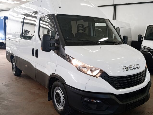 Kastenwagen mit Sitzplätzen Iveco Daily 35S