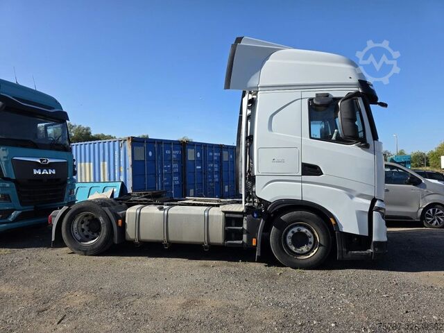 Unit traktor standard IVECO 490 S-Way mit kleinem Unfallschaden, Retarder