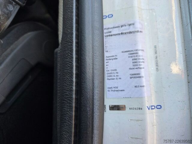 Unit traktor standard IVECO 490 S-Way mit kleinem Unfallschaden, Retarder