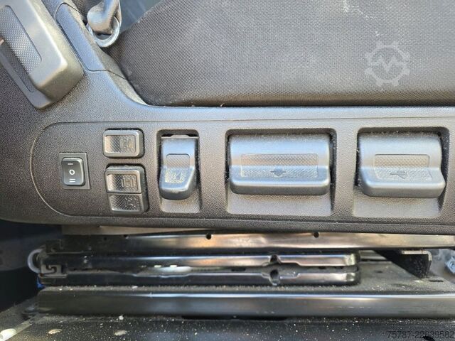 Unit traktor standard IVECO 490 S-Way mit kleinem Unfallschaden, Retarder