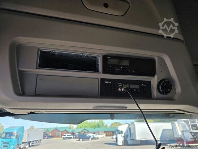Unit traktor standard IVECO 490 S-Way mit kleinem Unfallschaden, Retarder
