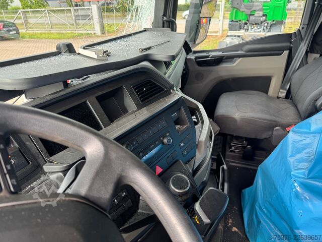 Τυπική μονάδα τράκτορα MAN TGX 18.510 beschädigt /damaged
