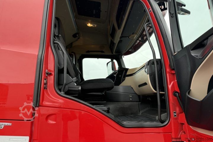 Skriňové nákladné vozidlo Mercedes-Benz Actros 1846 Koffer mit HB / Swiss-Vehicle