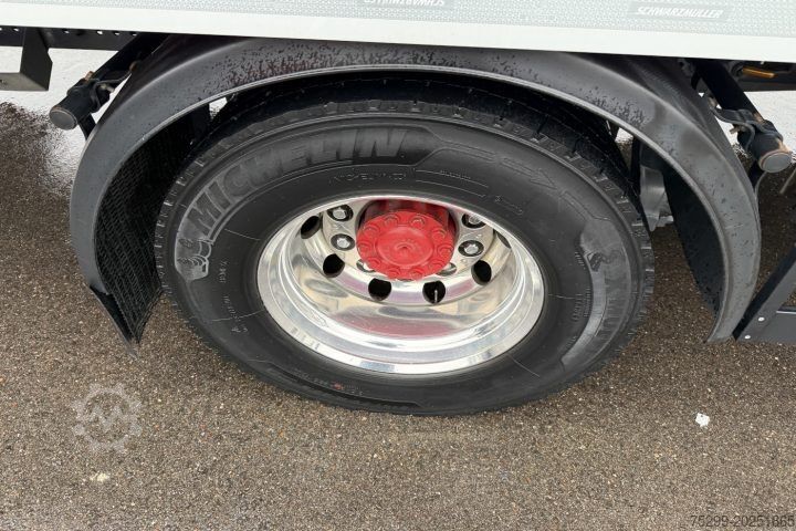 Skriňové nákladné vozidlo Mercedes-Benz Actros 1846 Koffer mit HB / Swiss-Vehicle