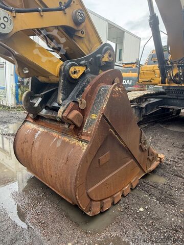 Chain excavator CATERPILLAR 352 mit CE und EPA