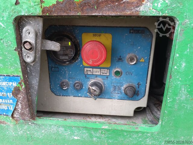 Bàn nâng cắt kéo Iteco IG 10130 (9,85m)