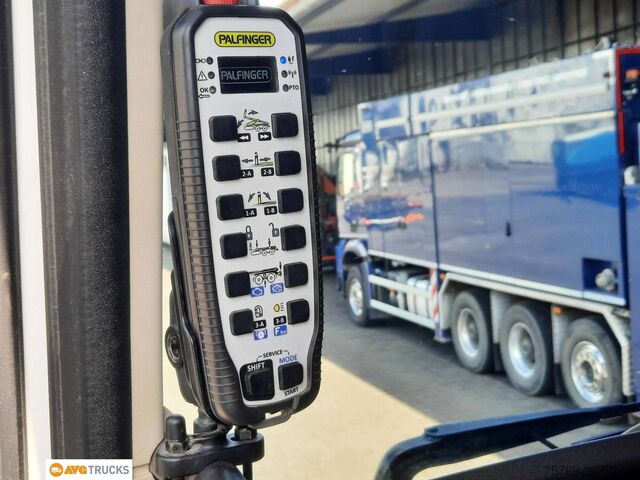 Āķa konteineru automašīna VOLVO FH 500 Globetrotter Lenkachse Funk Standklima