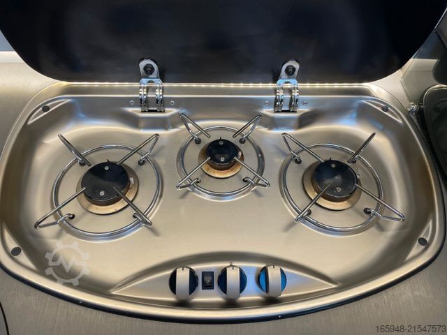 Entegre karavan MOBILVETTA I 90 KEA | Face 2 Face, Franz. Bett