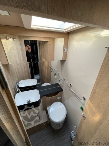 Entegre karavan MOBILVETTA I 90 KEA | Face 2 Face, Franz. Bett