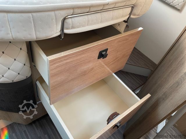 Entegre karavan MOBILVETTA I 90 KEA | Face 2 Face, Franz. Bett