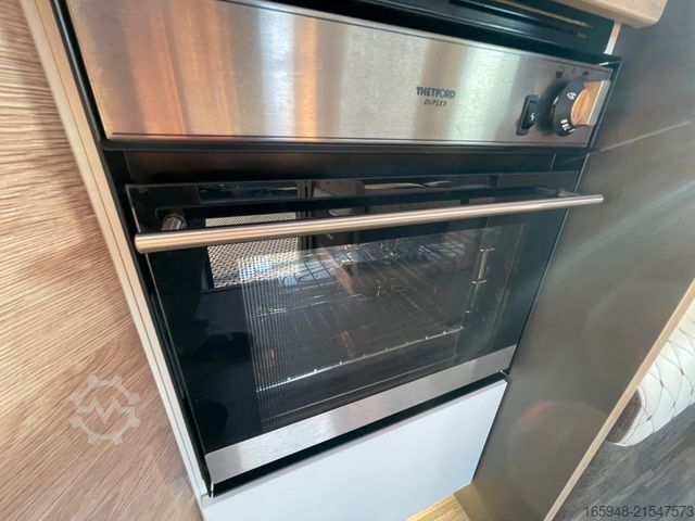 Entegre karavan MOBILVETTA I 90 KEA | Face 2 Face, Franz. Bett