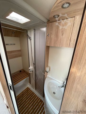 Yarı entegre karavan EURAMOBIL 675 SB PROFILA RS | Hubbett, Französisches Bett