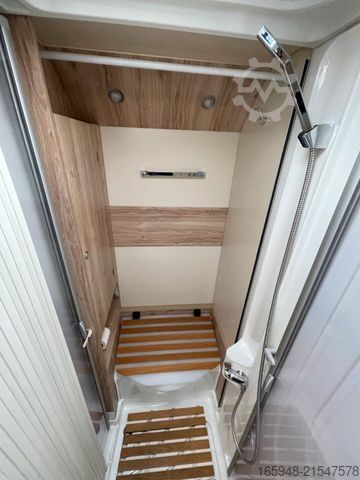 Yarı entegre karavan EURAMOBIL 675 SB PROFILA RS | Hubbett, Französisches Bett