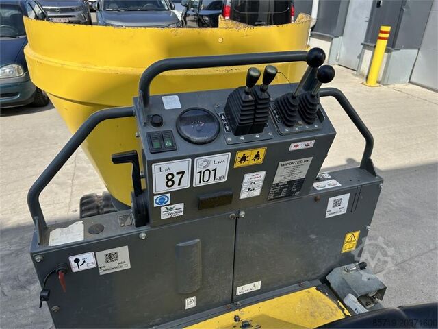 Vörubíll Wacker Neuson DT15 (8225)