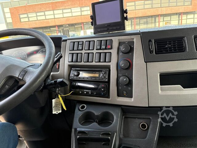Транспортиране в хладилник/замразено Volvo FL 240 + THERMO KING + CHEREAU + EURO 5 + LIFT