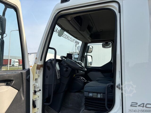 Транспортиране в хладилник/замразено Volvo FL 240 + THERMO KING + CHEREAU + EURO 5 + LIFT