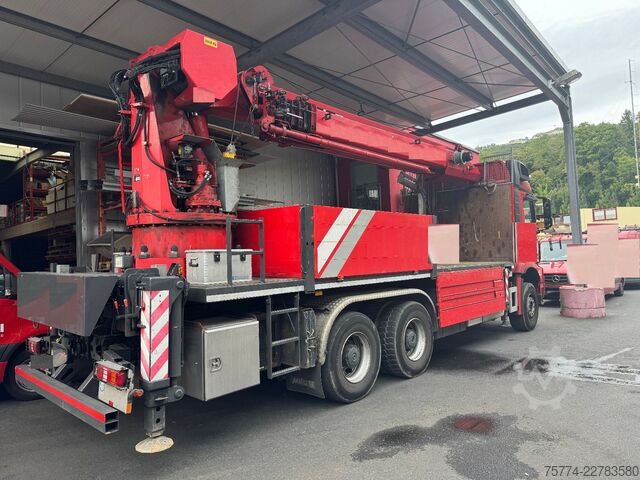 Crane yang terpasang pada truk MERCEDES-BENZ 2648/6x4/HMK  4 L/ Montagekran