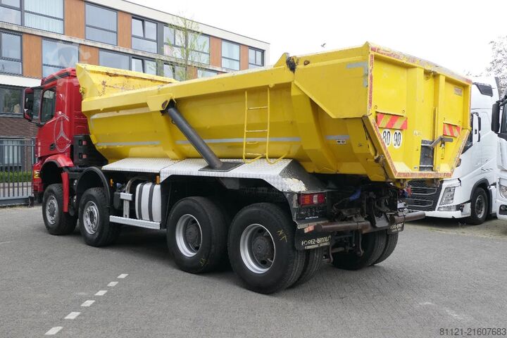 덤프 트럭 Mercedes-Benz Arocs 4151 | 8X6 | Voith Retarder | 263807Km | ...