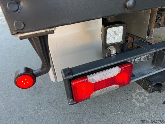 Fourgon pick-up IVECO Daily 35S12 Hpi Doppelkabine Pritsche Ahk Kran