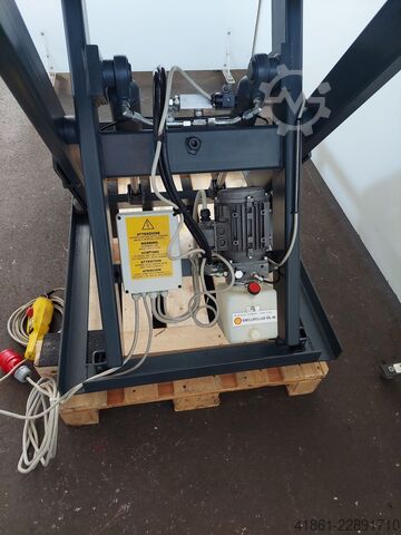 Hydraulisk saxlyftbord AURAMO-BOLZONI A 110E 010222 N