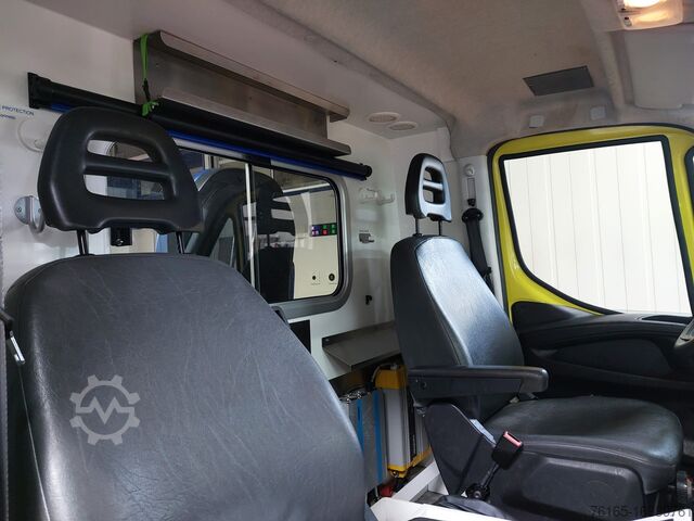 Скорая помощь Iveco 50C21 Daily Ambulanz