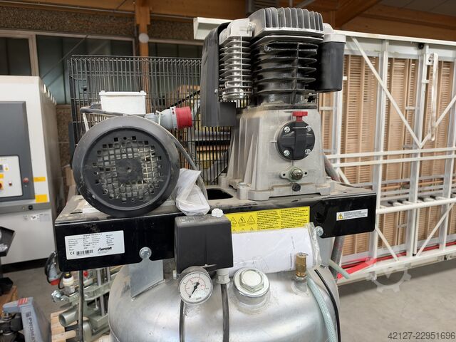 מדחס בוכנה עומד Aircraft Airprofi 703/270/10 V