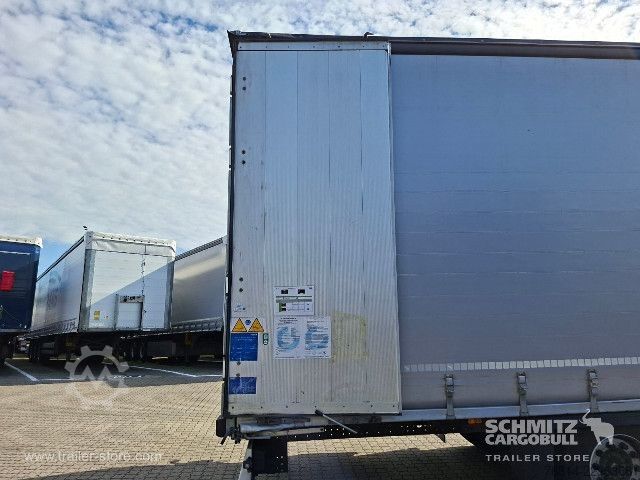 Otvorena poluprikolica s ceradom Schmitz Cargobull Curtainsider Mega Getränke