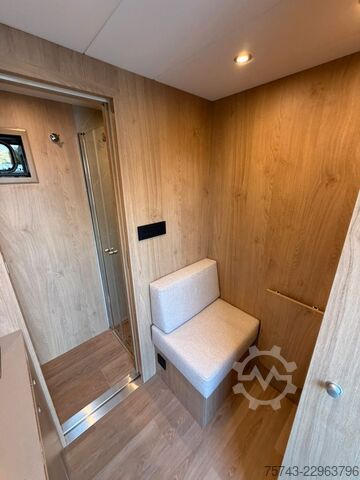 Ρυμουλκούμενο μεταφοράς αλόγων  STX Trailer  4 Pferde Wohnung, Dusche, Neu