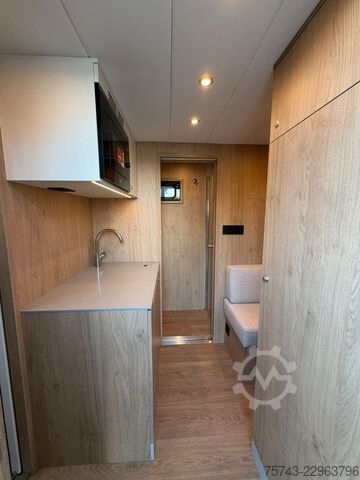 Ρυμουλκούμενο μεταφοράς αλόγων  STX Trailer  4 Pferde Wohnung, Dusche, Neu