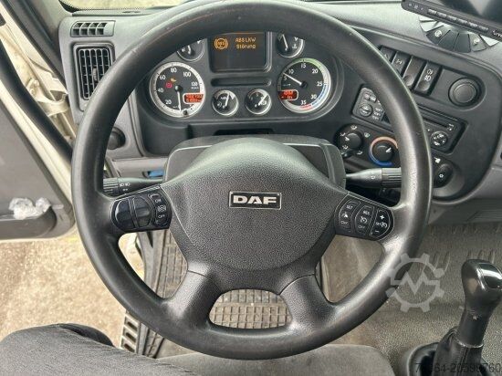 Tovorno vozilo s ravno platformo in ponjavo DAF LF 55 250 PLANE MIT LBW, E5