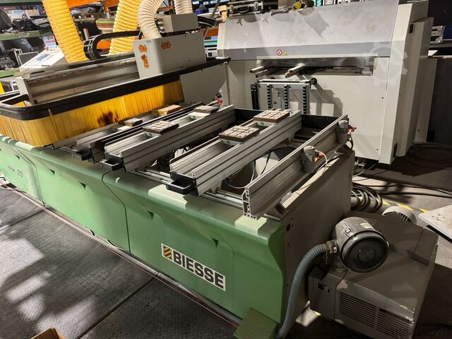 Pusat pemesinan BIESSE ROVER 20