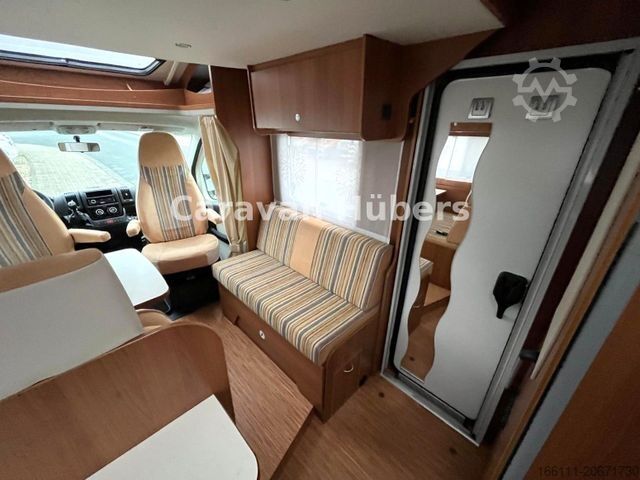 Xe căm trai bán tích hợp CARADO T 348 - Hub/Festbett - Klima - Garage -