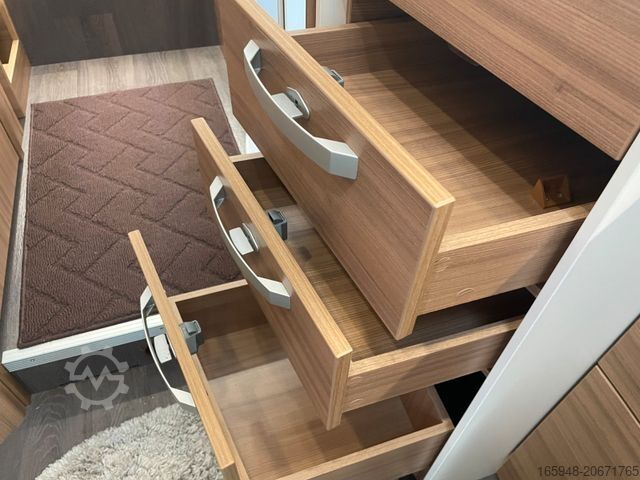 Alkovas kemperis ADRIA Coral 670 XL | *4,5t*Luftfederung*Wechselrichter