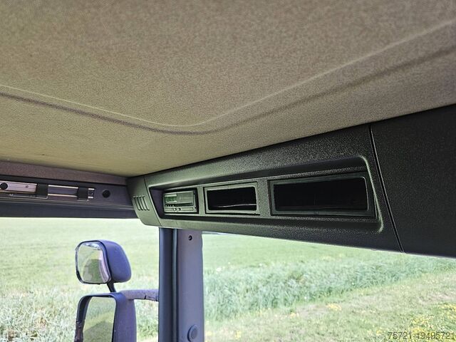Suitcase SCANIA P270 LIFT HARD WOOD FLOOR