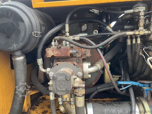 Kāpurķēžu ekskavators Liebherr R900C Litronic