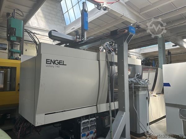 машина за шприцоване Engel Victory 330H/200V/140 combi Ecodrive