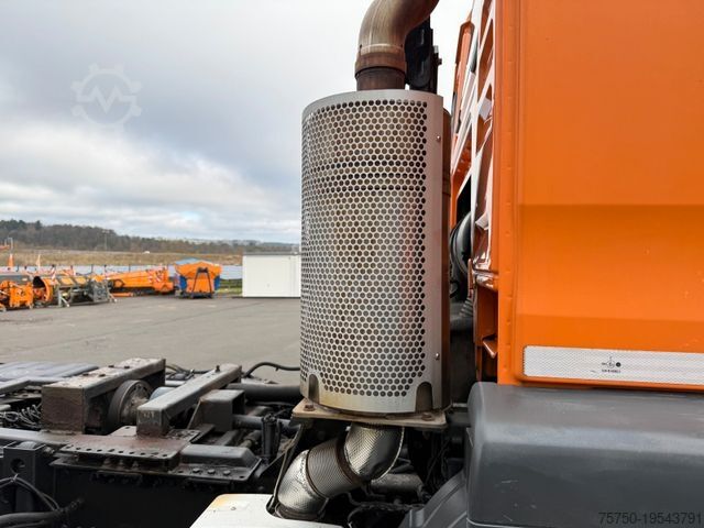 Șasiu de camion MAN TGS 32.360 8x2 Fahrgestell- 4 Achser