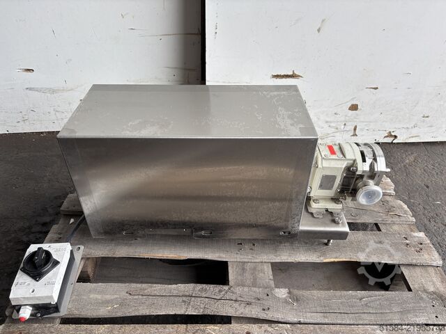 Bomba de lóbulos Omac B110