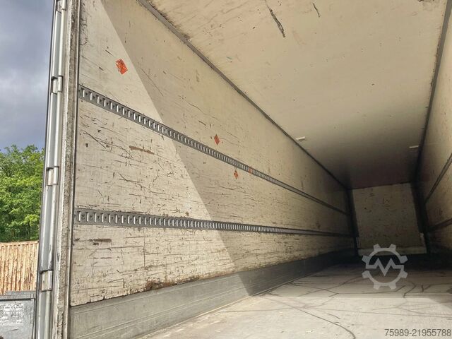 Valigia Schmitz Cargobull 3 axels SAF, rear gates. Good condition