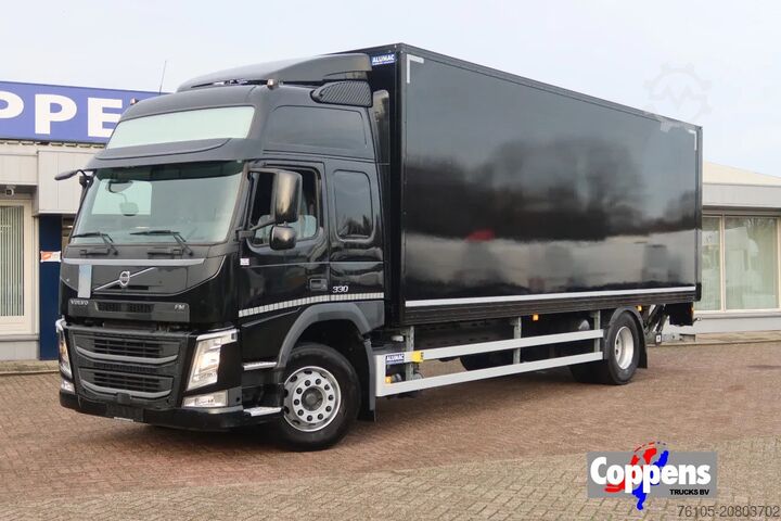 スーツケース Volvo FM 330 Bakwagen + Laadklep DHollandia 2000 kg