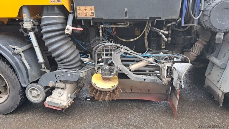 सड़क स्वीपर ट्रक DAF LF met Johnston VS501