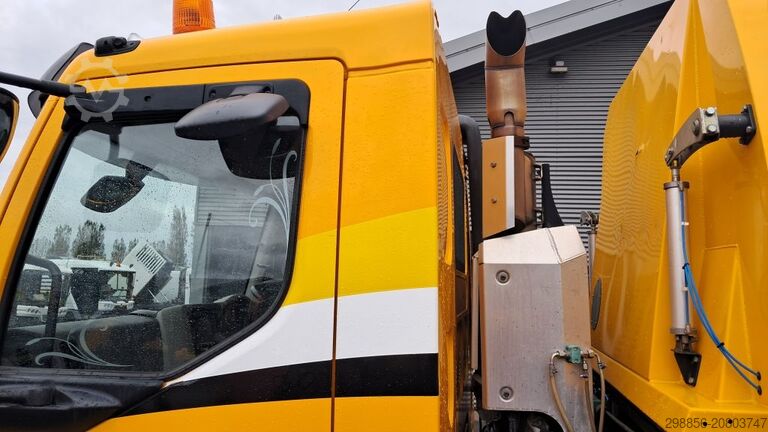 सड़क स्वीपर ट्रक DAF LF met Johnston VS501