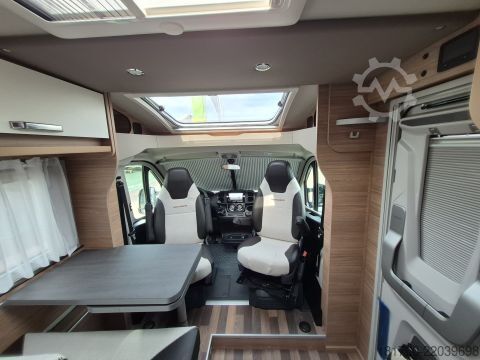 Caravana semiintegrada Weinsberg CaraCompact 600 MEG EDITION [PEPPER] *TraumMobil*opt. Autark e*