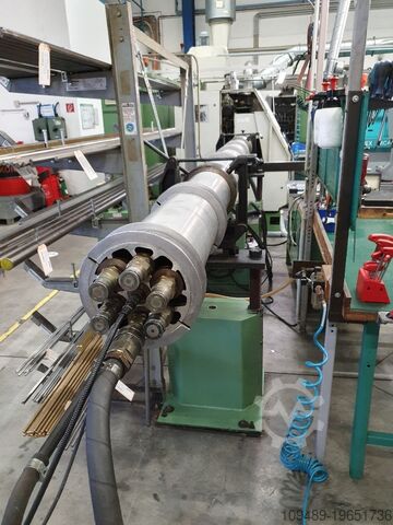 CNC svarv-fräscenter / Traub TNS 65 D TRAUB TNS 65 D / 5-Achs-CNC Drehmaschine